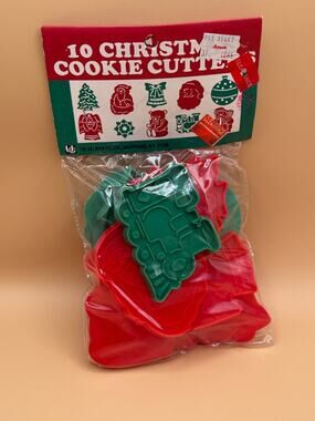 🎄 Vintage 10 Christmas Cookie Cutters Set Plastic Holiday Shapes New Sealed